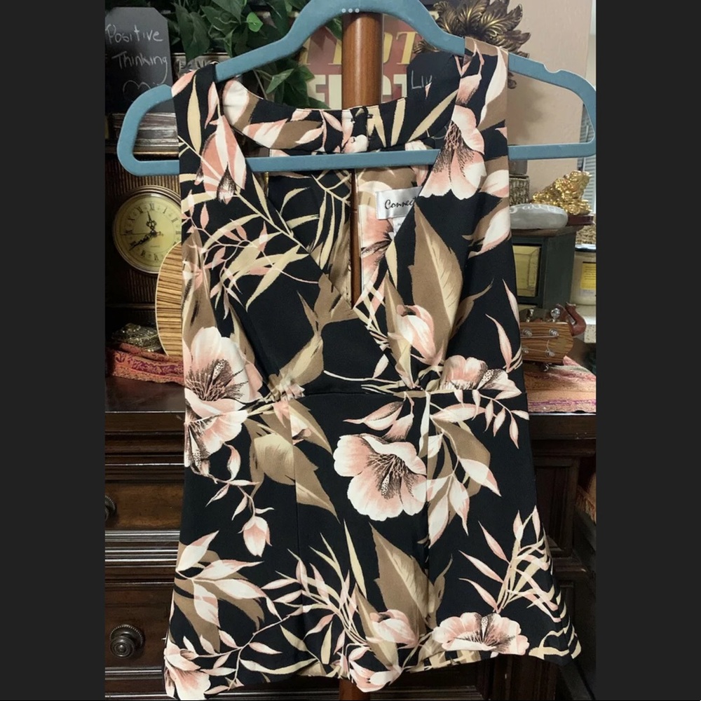 Connected Black and Beige Floral Sleeveless Blouse Size 10